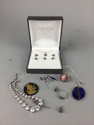 Lot 19 - A LOT OF SILVER AND COSTUME JEWELLERY