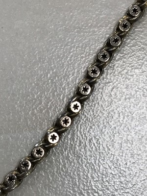 Lot 321 - A CHAIN NECKLACE
