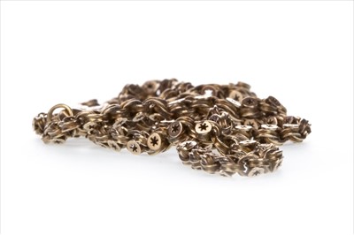 Lot 322 - A CHAIN NECKLACE