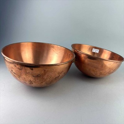 Lot 37 - A GRADUATED SET OF FRENCH COPPER MIXING BOWLS