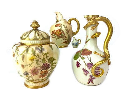 Lot 1034 - A ROYAL WORCESTER POTPOURRI WITH