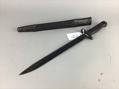 Lot 89 - AN EARLY TO MID 20TH CENTURY BAYONET