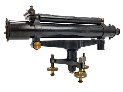 Lot 1117 - AN EARLY 20TH CENTURY SURVEYORS LEVEL