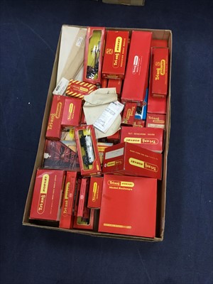 Lot 129 - A LOT OF HORNBY VEHICLES