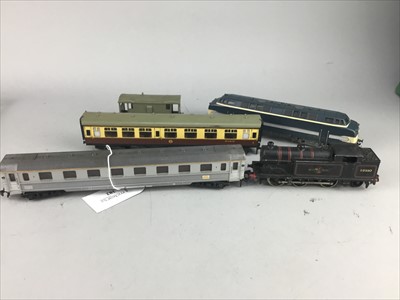 Lot 382 - A LOT OF VINTAGE MODEL TRAINS INCLUDING HORNBY