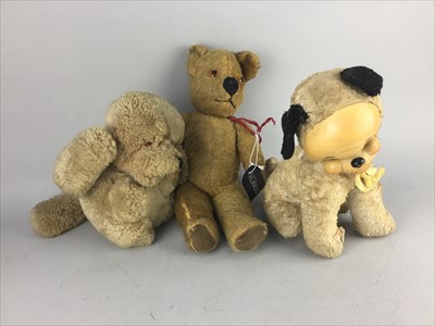 Lot 391 - A LOT OF THREE VINTAGE TEDDYS