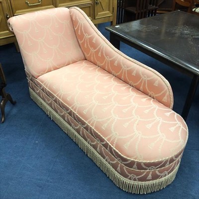 Lot 308 - A CHAISE LOUNGE UPHOLSTERED IN PINK AND CREAM