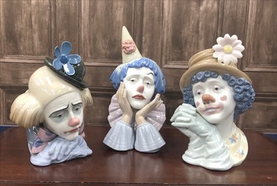 Lot 402 - A LOT OF THREE LLADRO CLOWN FIGURES