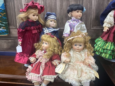Lot 401 - A LOT OF PORCELAIN DOLLS