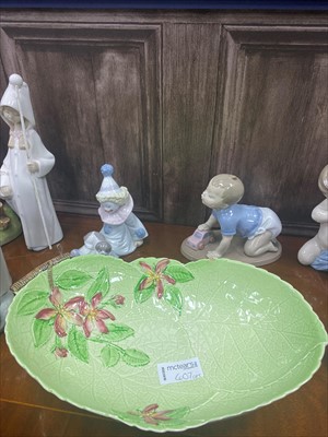 Lot 407 - A LOT OF LLADRO AND OTHER FIGURES AND CERAMICS