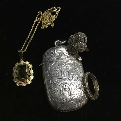 Lot 427 - A VESTA CASE AND JEWELLERY