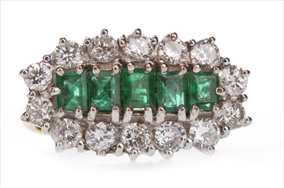 Lot 408 - A GREEN GEM AND DIAMOND RING