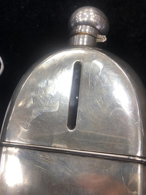 Lot 453 - AN EARLY 20TH CENTURY SILVER MOUNTED HIP FLASK