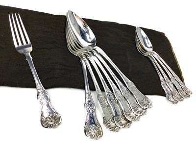 Lot 458 - A SET OF SILVER FLAT WARE