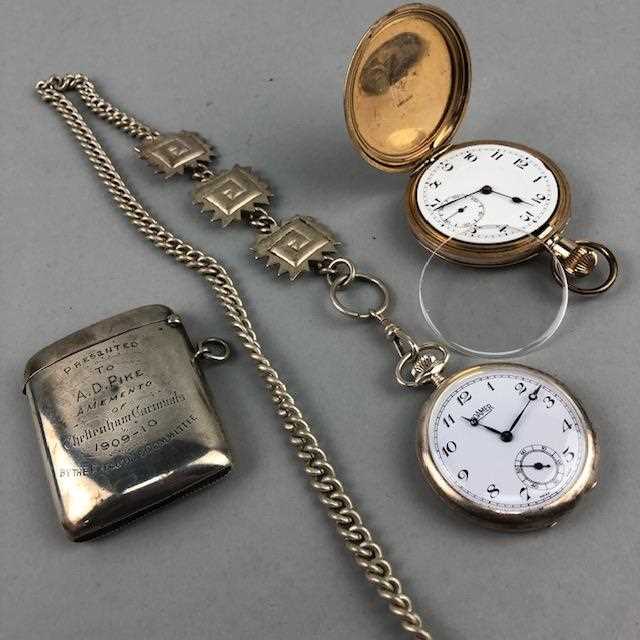Lot 4 - A LOT OF WATCHES, JEWELLERY AND DESK ACCESSORIES