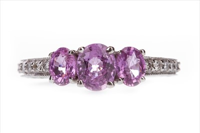 Lot 460 - A PINK SAPPHIRE AND DIAMOND RING