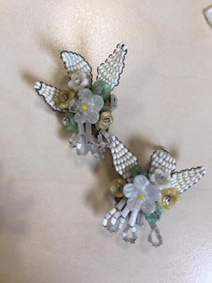 Lot 413 - A MID 20TH CENTURY GLASS DRESS CLIP AND EARRINGS