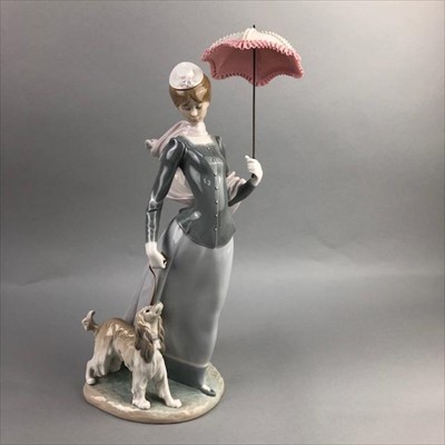 Lot 118 - A LLADRO FIGURE OF A LADY WITH PARASOL