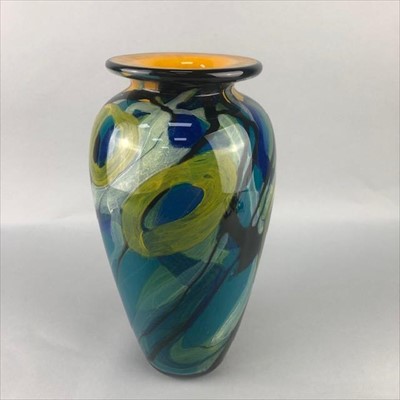 Lot 263 - AN ART GLASS VASE OF MDINA DESIGN