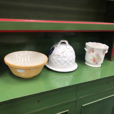 Lot 142 - A CHEESE DISH AND COVER, A ROYAL WINTON PLANT POT AND OTHER CERAMICS