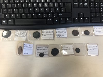 Lot 4 - A COLLECTION OF ANCIENT ROMAN COINS