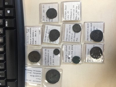 Lot 4 - A COLLECTION OF ANCIENT ROMAN COINS