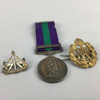 Lot 136 - A MEDAL, BADGE AND BROOCH