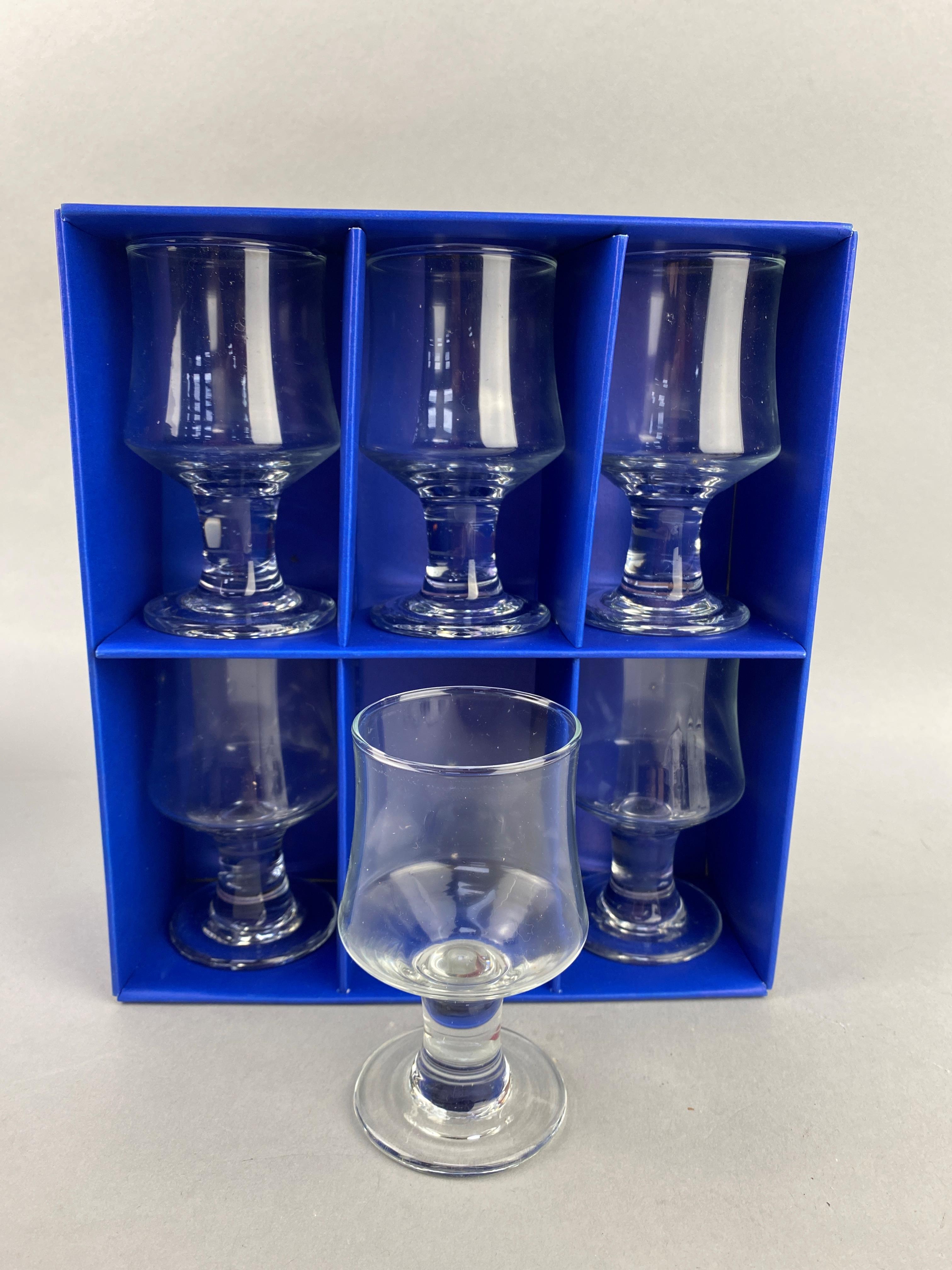 Lot 150 A LOT OF DRINKING GLASSES AND BLUE AND WHITE