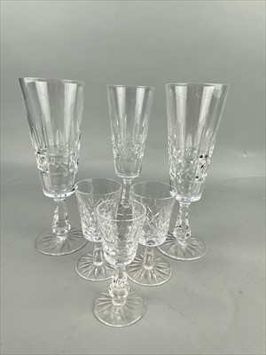 Lot 325 - A LOT OF CRYSTAL AND GLASS DRINKING GLASSES