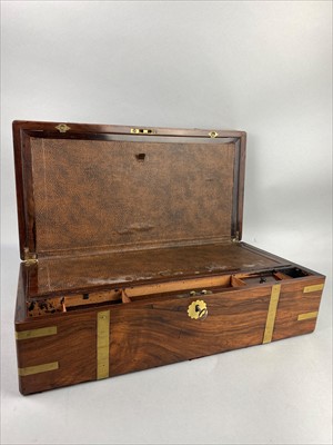 Lot 257 - AN EARLY 20TH CENTURY ROSEWOOD WRITING SLOPE