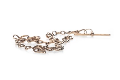 Lot 707 - A GOLD WATCH CHAIN