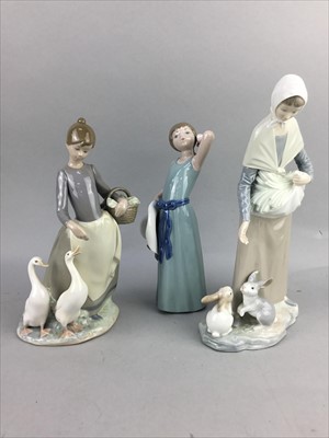 Lot 232 - A LLADRO FIGURE OF A GEISHA GIRL AND FIVE OTHERS