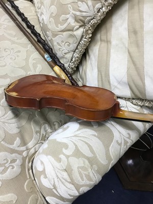 Lot 250 - AN EARLY 20TH CENTURY VIOLIN