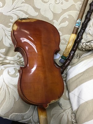 Lot 250 - AN EARLY 20TH CENTURY VIOLIN