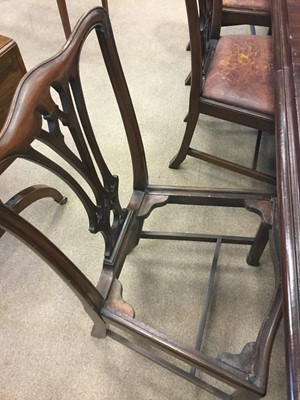 Lot 1629 - A SET OF EIGHT MAHOGANY DINING CHAIRS OF CHIPPENDALE DESIGN