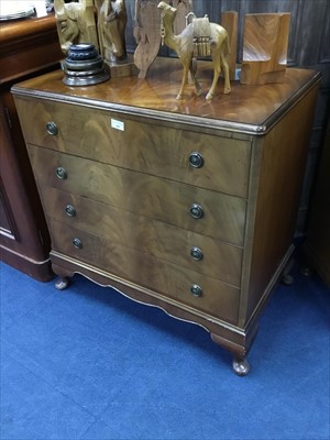 Lot 484 - A 20TH CENTURY MAHOGANY CHEST OF FOUR DRAWERS