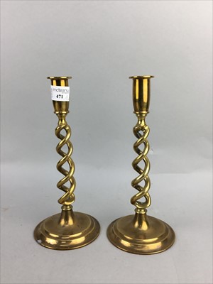 Lot 471 - A PAIR OF BRASS SPIRAL TWIST CANDLESTICKS AND OTHER BRASS ITEMS