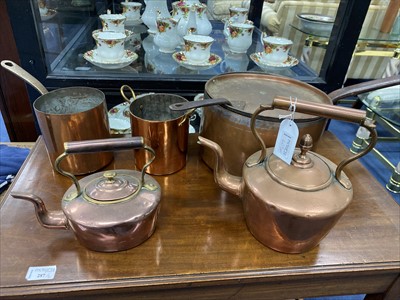 Lot 407 - A LOT OF COPPER KETTLES, PANS AND VESSELS