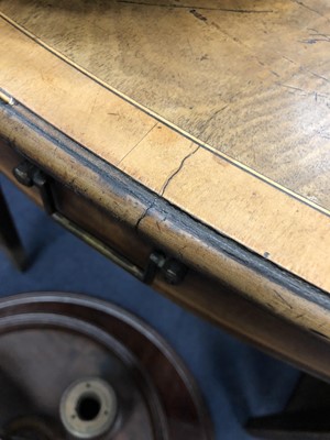 Lot 195 - A 19TH CENTURY INLAID MAHOGANY PEMBROKE TABLE