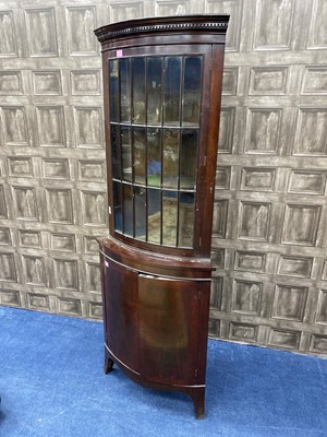 Lot 252 - A LATE 19TH CENTURY MAHOGANY CORNER DISPLAY CABINET