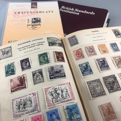 Lot 15 - A COLLECTION OF STAMPS AND FIRST DAY COVERS