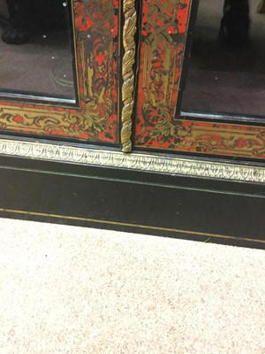 Lot 1637 - AN ATTRACTIVE VICTORIAN BOULLE DISPLAY CABINET
