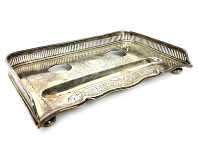 Lot 478 - A VICTORIAN SILVER DOUBLE INK STAND