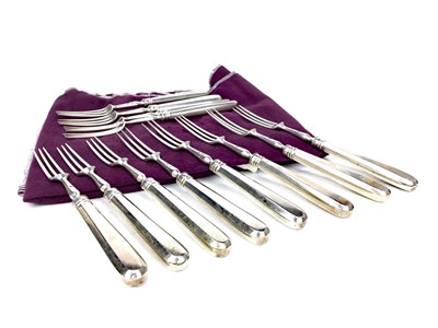 Lot 482 - A SET OF TWELVE GEORGE III SILVER PASTRY FORKS