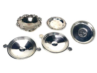 Lot 498 - A PAIR OF SILVER BON BON DISHES ALONG WITH ANOTHER AND TWO PIN DISHES