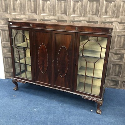 Lot 329 - A MAHOGANY THREE DOOR DISPLAY CABINET