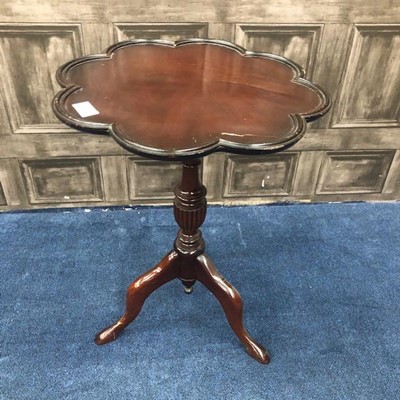 Lot 339 - A MAHOGANY TRIPOD OCCASIONAL TABLE