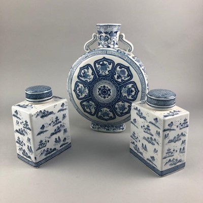 Lot 78 - A CHINESE BLUE AND WHITE MOON FLASK AND A PAIR OF LIDDED JARS
