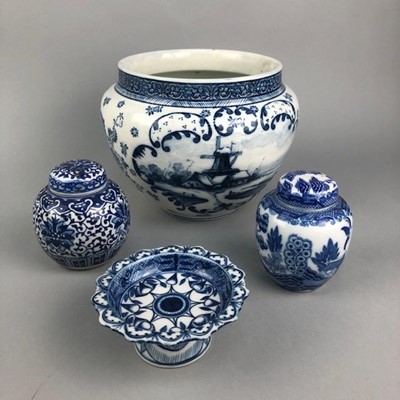 Lot 93 - A 20TH CENTURY BLUE AND WHITE CHINESE VASE AND OTHER CERAMICS