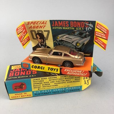 Lot 383 - A CORGI TOYS JAMES BOND'S ASTON MARTIN DB5 MODEL 261